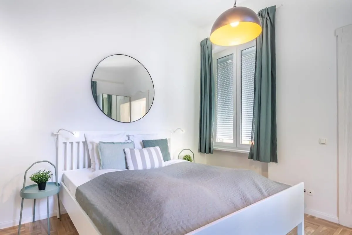 Lovely & Cozy Home With A C Budapest Apartment