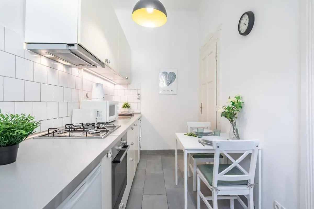 Lovely & Cozy Home With A C Budapest Apartment