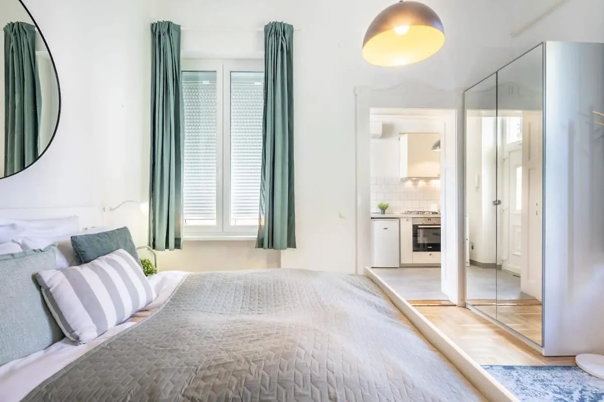 Lovely & Cozy Home With A C Budapest