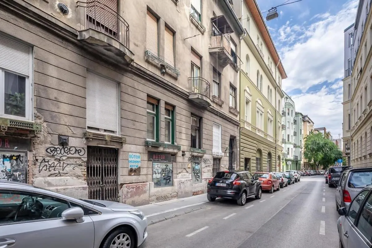 Lovely & Cozy Home With A C Budapest